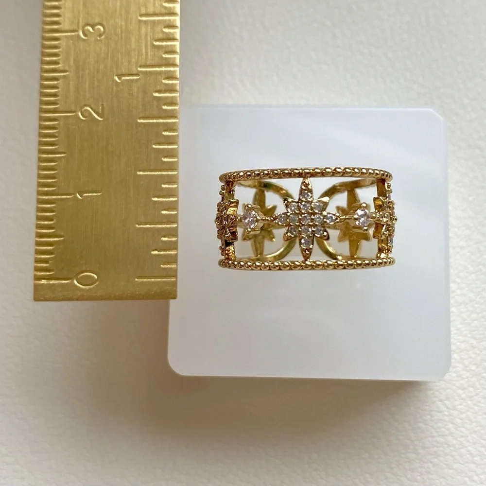 Elegant Gold and Silver Women's Ring